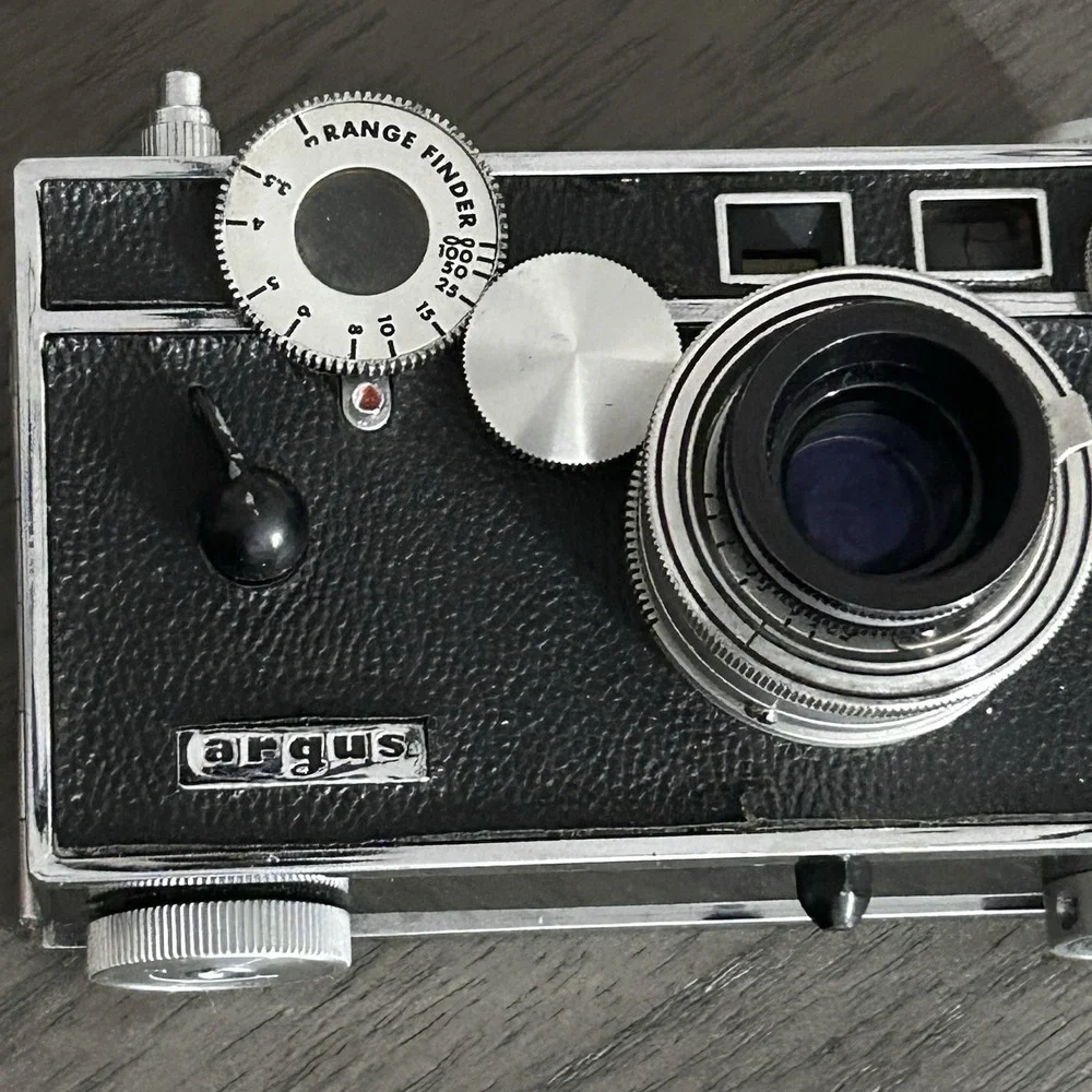 Vintage Argus C3 Rangefinder Camera USA with Brown Leather Pouch Untested